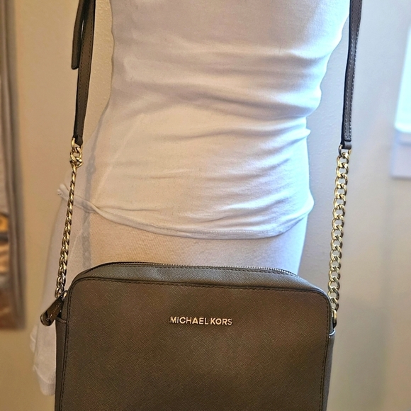 Michael Kors  Cocoa Brown Leather Crossbody / Shoulder Bag Gold Chain Detail - Picture 3 of 12